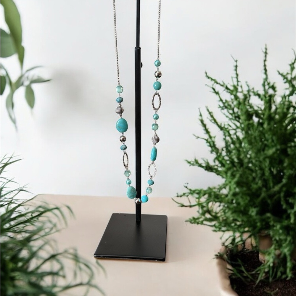 Elegant Silver and Turquoise Beaded Necklace